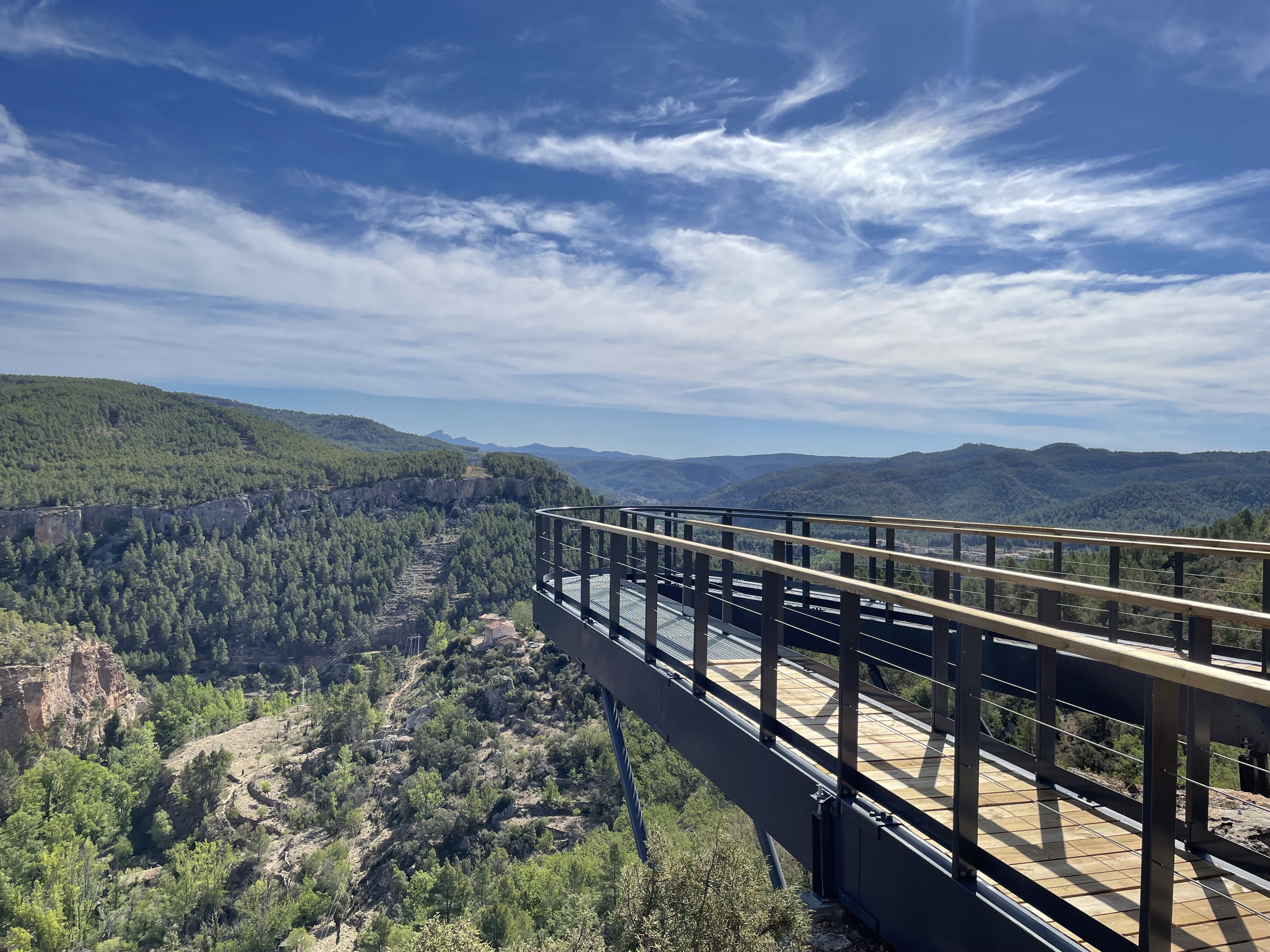 La Comarca Gúdar-Javalambre revisa y mejora el Mirador de las Hoces del Río Mijares para garantizar su conservación y seguridad